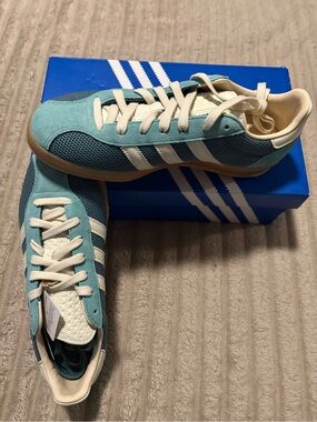 adidas Teal & Cream Retro Low-Top Sneakers Size 7 BNWT AT-5/90